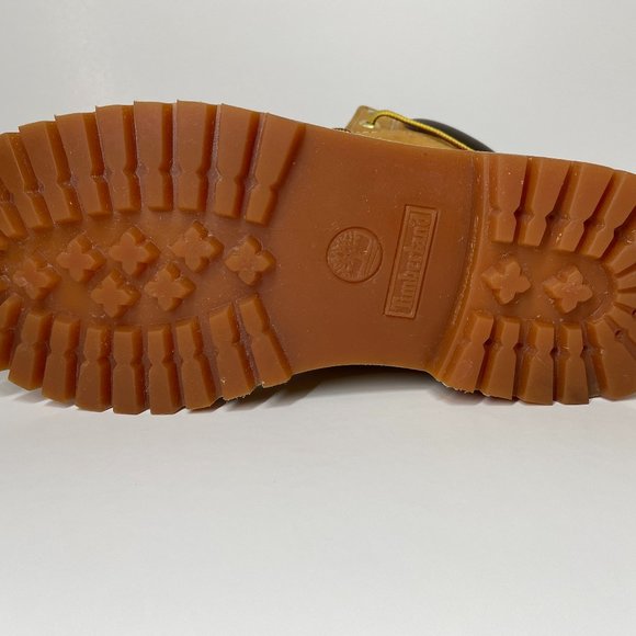 Size 6M Junior Timberland Waterproof Boots - Picture 6 of 8